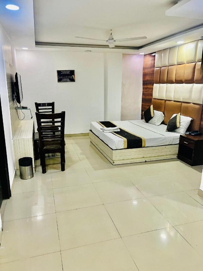 Hotel Asian Plaza Delhi Airport Yeni Delhi Dış mekan fotoğraf